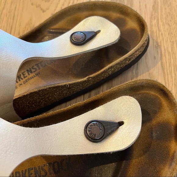 Birkenstock Gizeh Pearl Leather Sandal - Picture 6 of 14